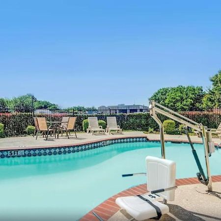 Super 8 By Wyndham Mckinney/Plano Area Экстерьер фото