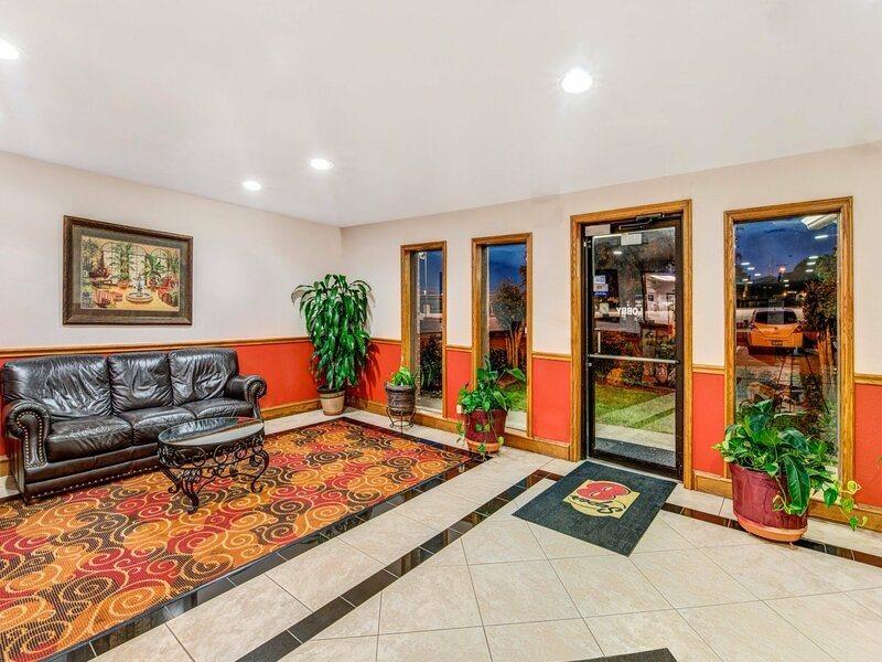 Super 8 By Wyndham Mckinney/Plano Area Экстерьер фото